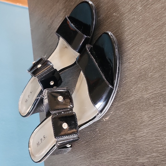 Classy small heeled sandal with rhinestones - Picture 1 of 4